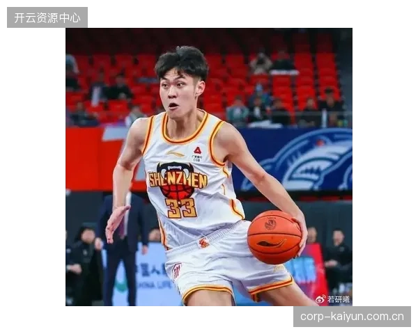庞峥麟以其极具特点的打法和高效终结能力惊艳联赛，成为本土后卫线上的未来之星